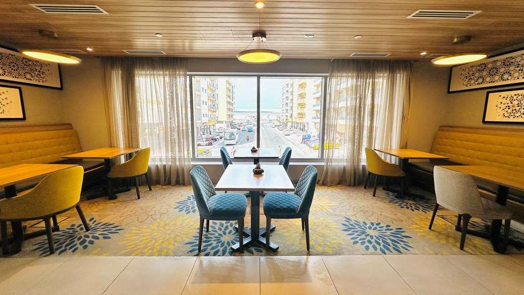Hampton By Hilton Dubai Al Barsha Otel Restoran fotoğraf